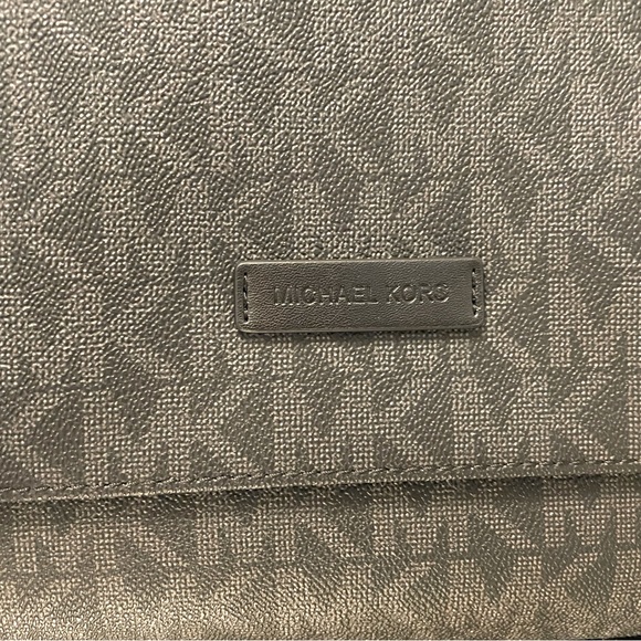 Michael Kors Harrison Laptop Messenger Crossbody - Picture 8 of 8